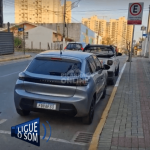 [VÍDEO] Falta de educação: motorista estaciona veículo em local irregular e comerciante desabafa