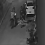 [VÍDEO] Quinteto tenta furtar residência na madrugada deste sábado