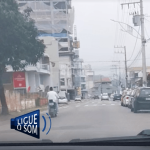 [VÍDEO] Piloto de scooter fora da legislação volta a motivar reclamações no trânsito