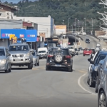 [VÍDEO] Veículo é flagrado pela contramão na principal avenida de Balneário Piçarras